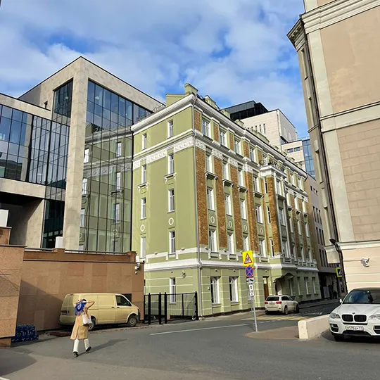 Фасад административного здания, объект компании